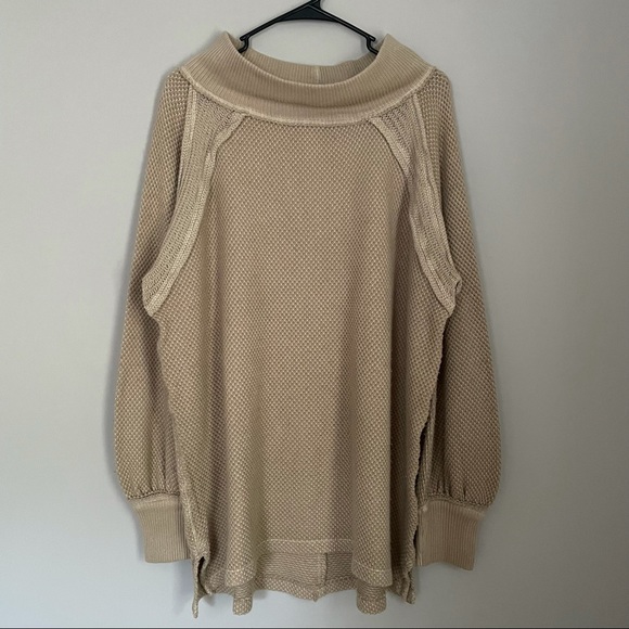 SOLD 🥳 Free People Mock Neck Oversized Top - Picture 3 of 7